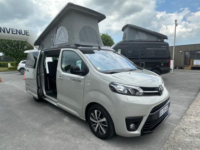 Crosscamp Van