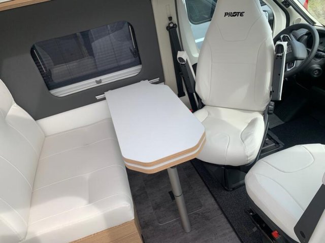 Pilote V 630 J v630j 2024