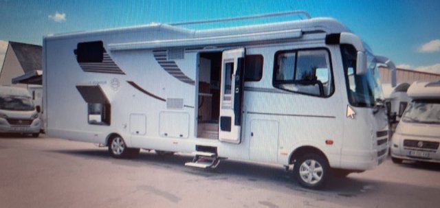 Le Voyageur Liner RMB 924 QD CAR