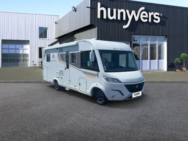 Bavaria Initial I740FC Nomade