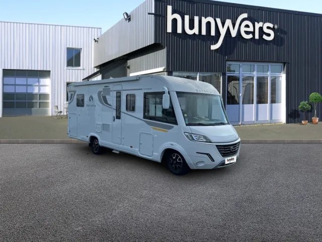 Bavaria Initial I740FC Nomade