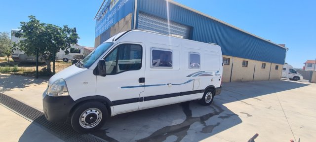 Adria Twin M